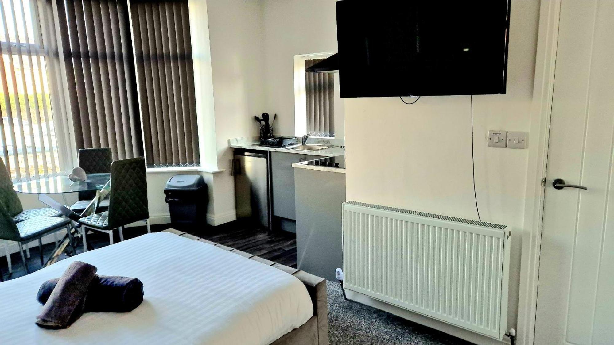 Deluxe Apartments On Mersey One Blackpool Exterior photo